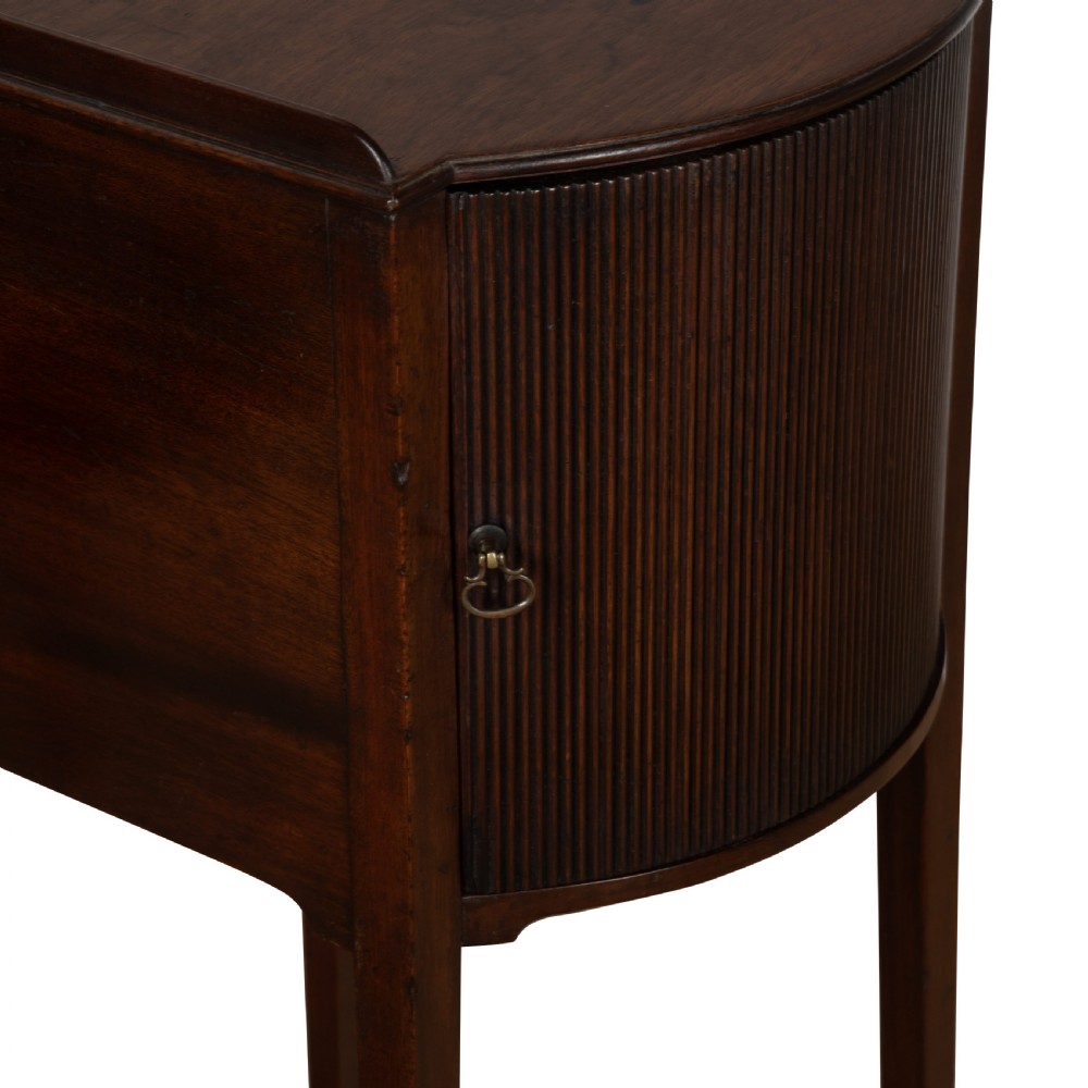 Pair of Geo III Gillow Bedside Cupboards View VII