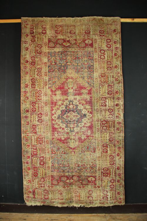 147 X 274cm Antique Ghiordes Carpet