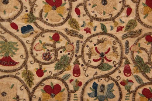 45 X 28CM EARLY 17TH CENTURY ENGLISH COIF - ADDITIONAL PHOTO 1