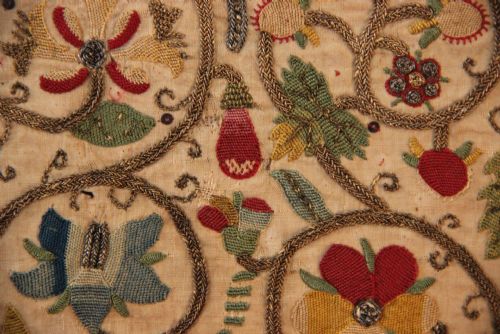 45 X 28CM EARLY 17TH CENTURY ENGLISH COIF - ADDITIONAL PHOTO 3