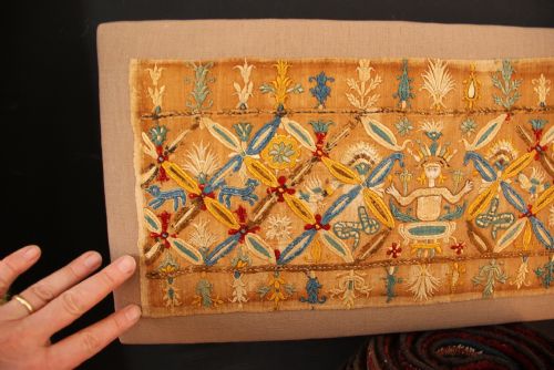 61 X 27CM 18TH CENTURY CRETAN EMBROIDERY GREEK ISLANDS - ADDITIONAL PHOTO 6
