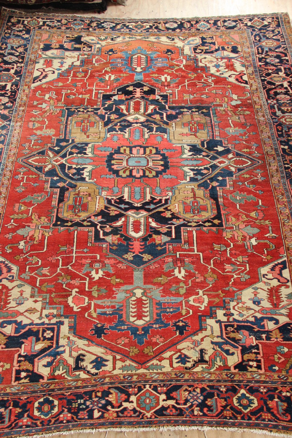 303 x 385cm Gorgeous Antique Serapi