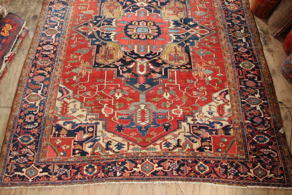 303 x 385cm Gorgeous Antique Serapi View II