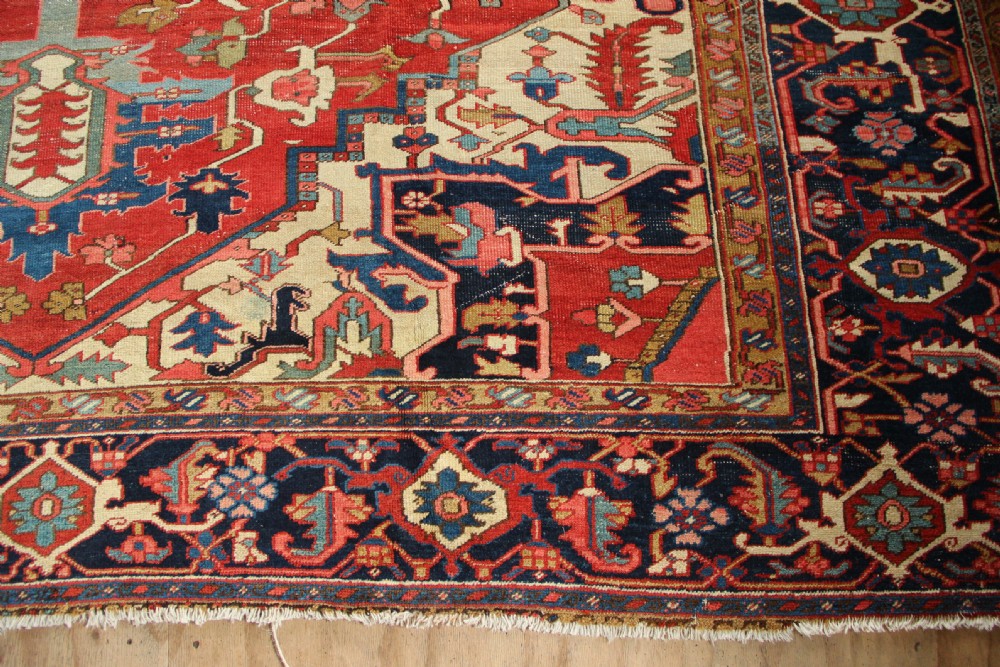 303 x 385cm Gorgeous Antique Serapi View IV