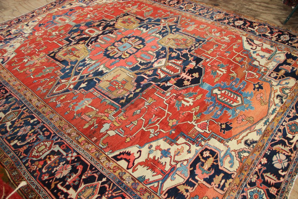303 x 385cm Gorgeous Antique Serapi View XIV