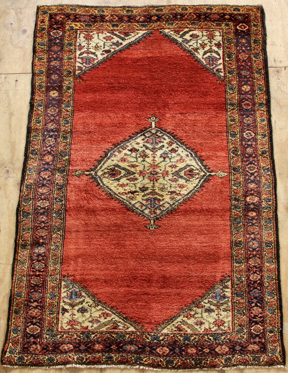 120 x 178cm Outstanding Antique Fereghan Rug