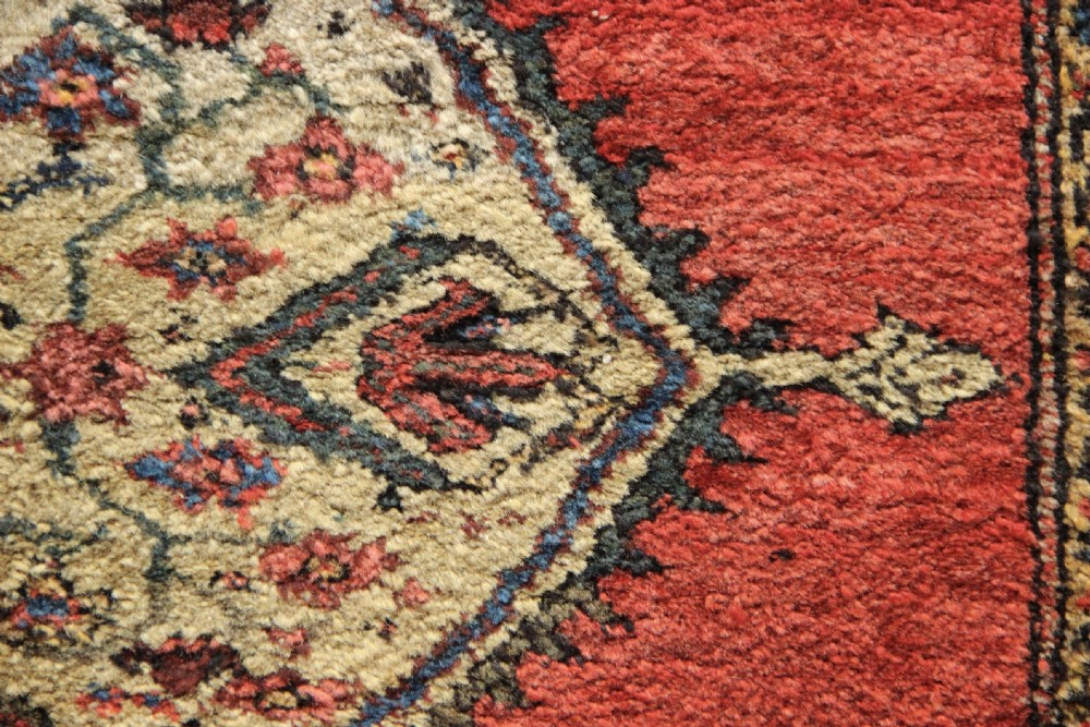 120 x 178cm Outstanding Antique Fereghan Rug View VI