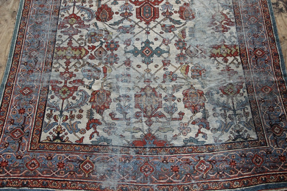 270 x 388cm Heavily Worn Mahal Carpet View II
