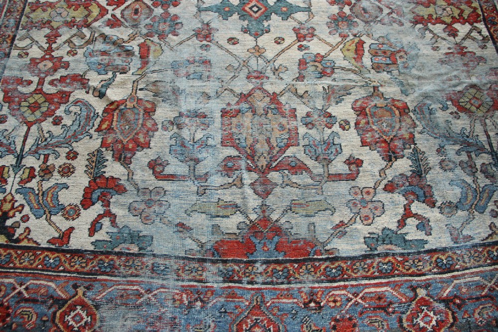 270 x 388cm Heavily Worn Mahal Carpet View VI