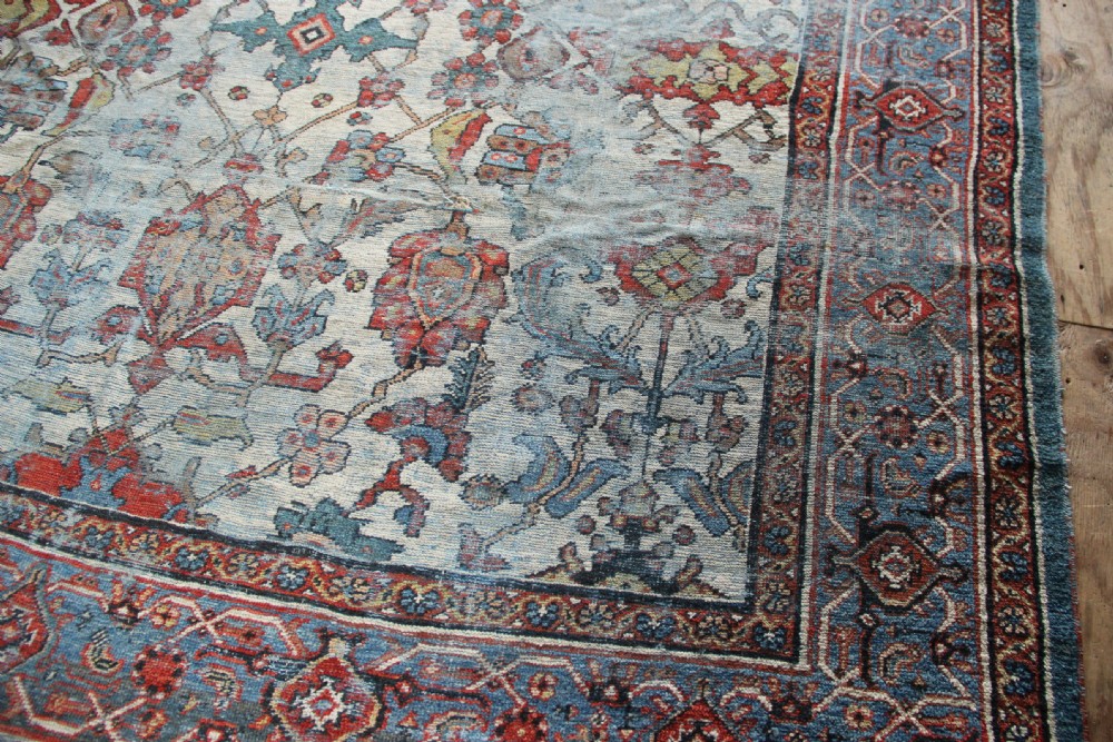 270 x 388cm Heavily Worn Mahal Carpet View VII