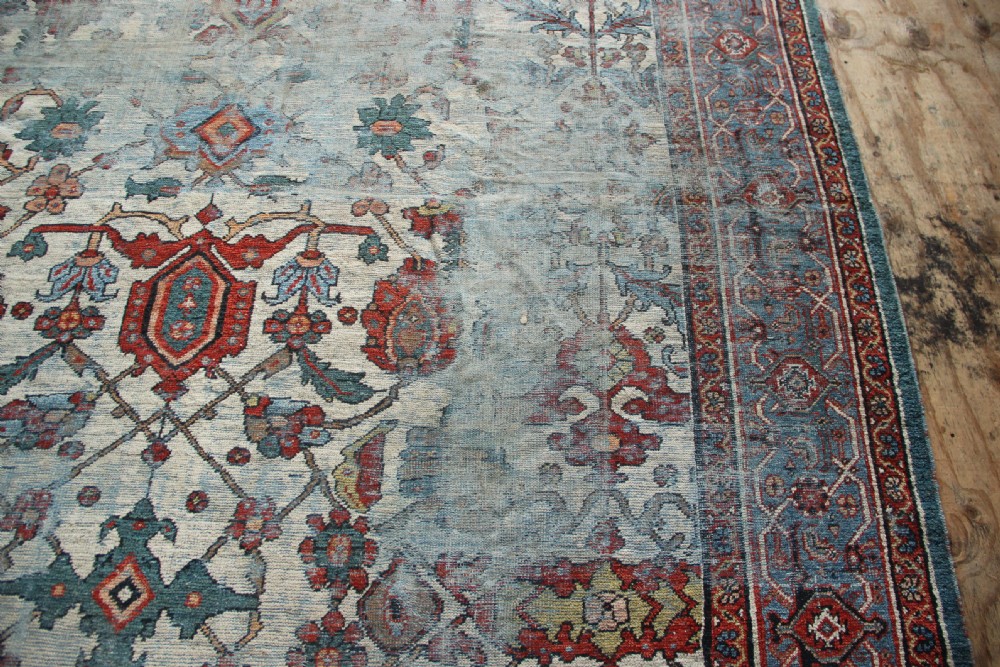 270 x 388cm Heavily Worn Mahal Carpet View VIII