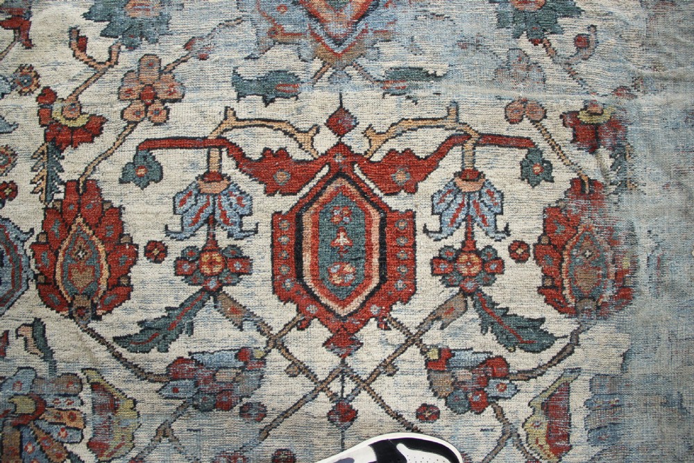 270 x 388cm Heavily Worn Mahal Carpet View XII
