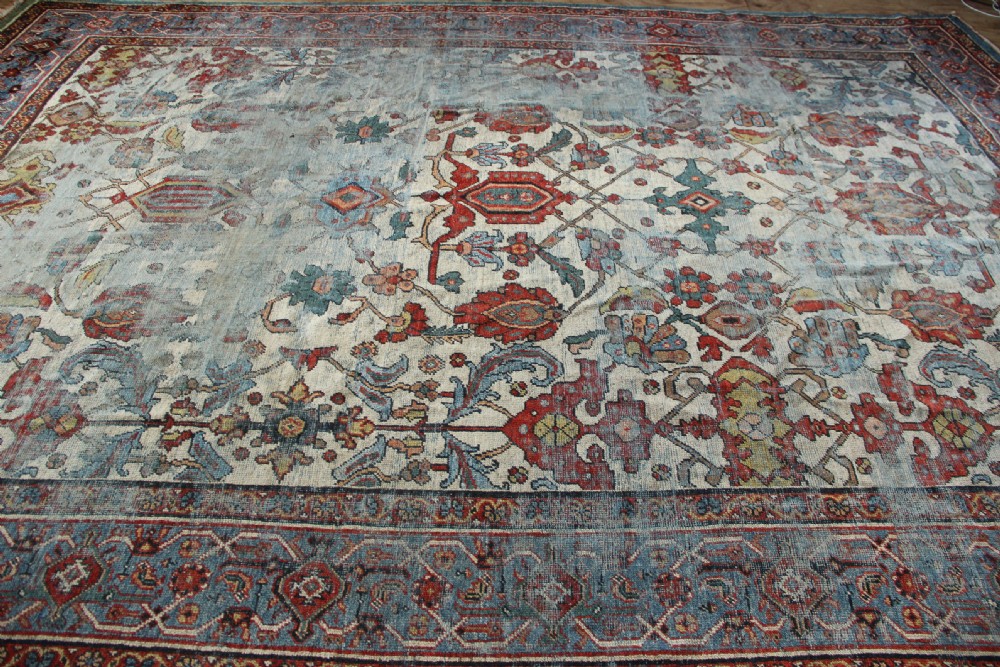 270 x 388cm Heavily Worn Mahal Carpet View XIII
