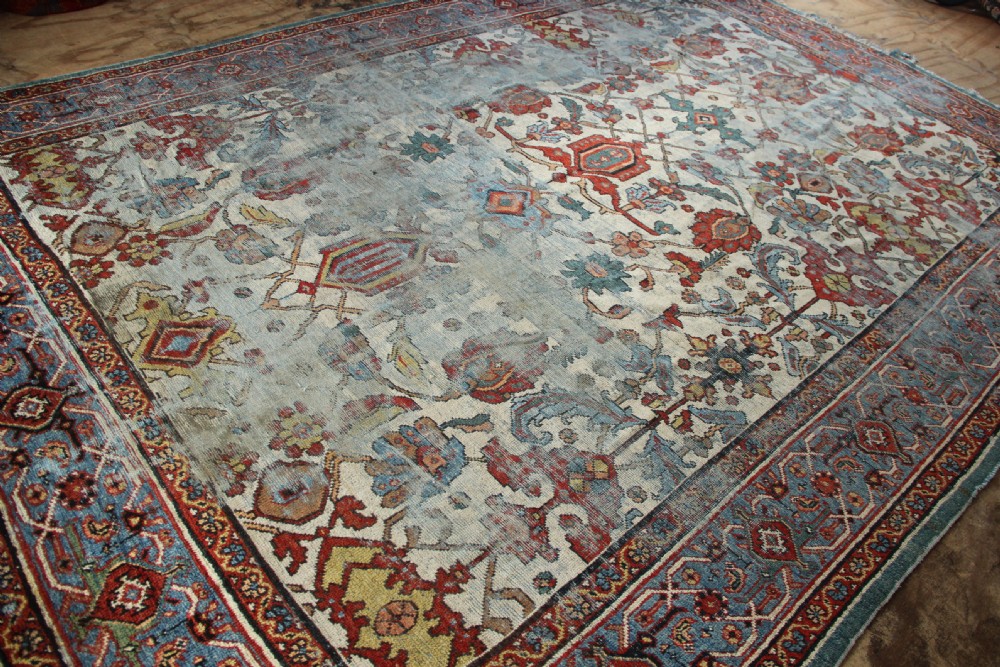 270 x 388cm Heavily Worn Mahal Carpet View XIV
