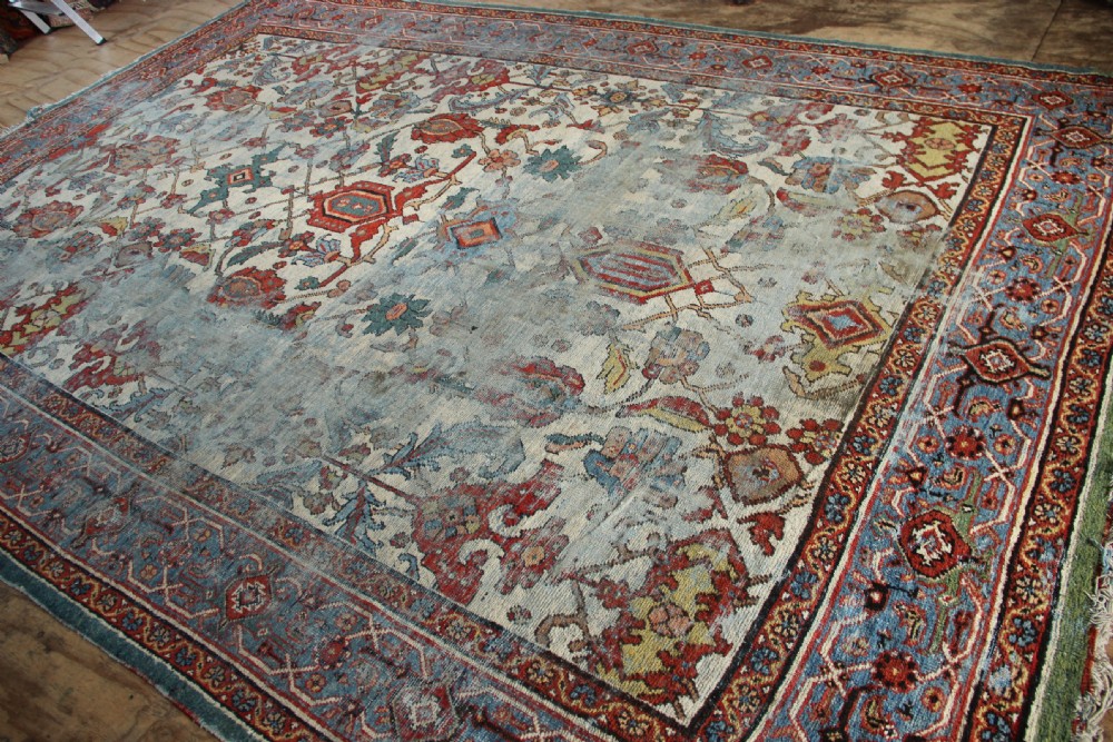 270 x 388cm Heavily Worn Mahal Carpet View XV