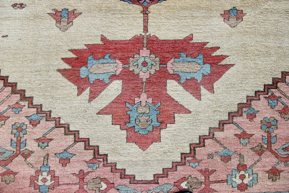 276 x 361cm Antique & Superb 'Serapi' Heriz Carpet View V