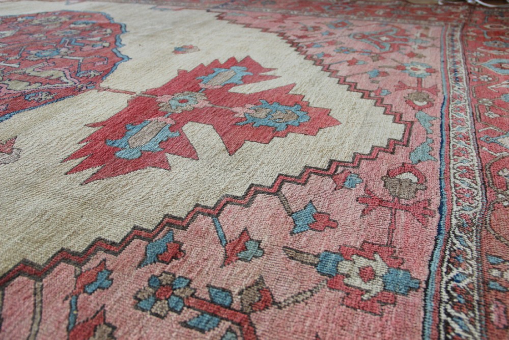 276 x 361cm Antique & Superb 'Serapi' Heriz Carpet View XI