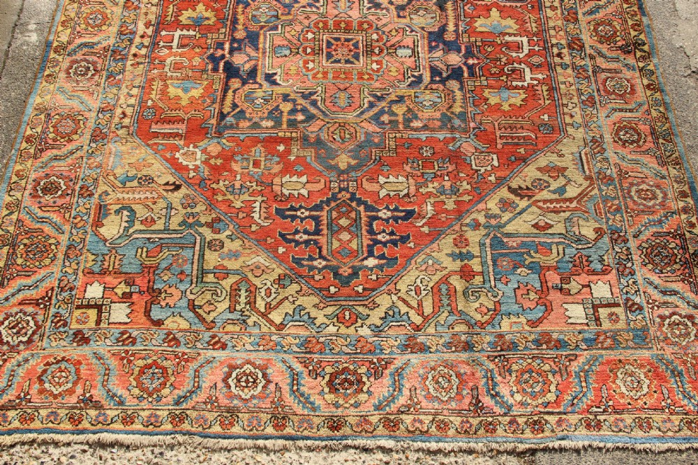 276 x 350cm Antique Gorevan Heriz View II