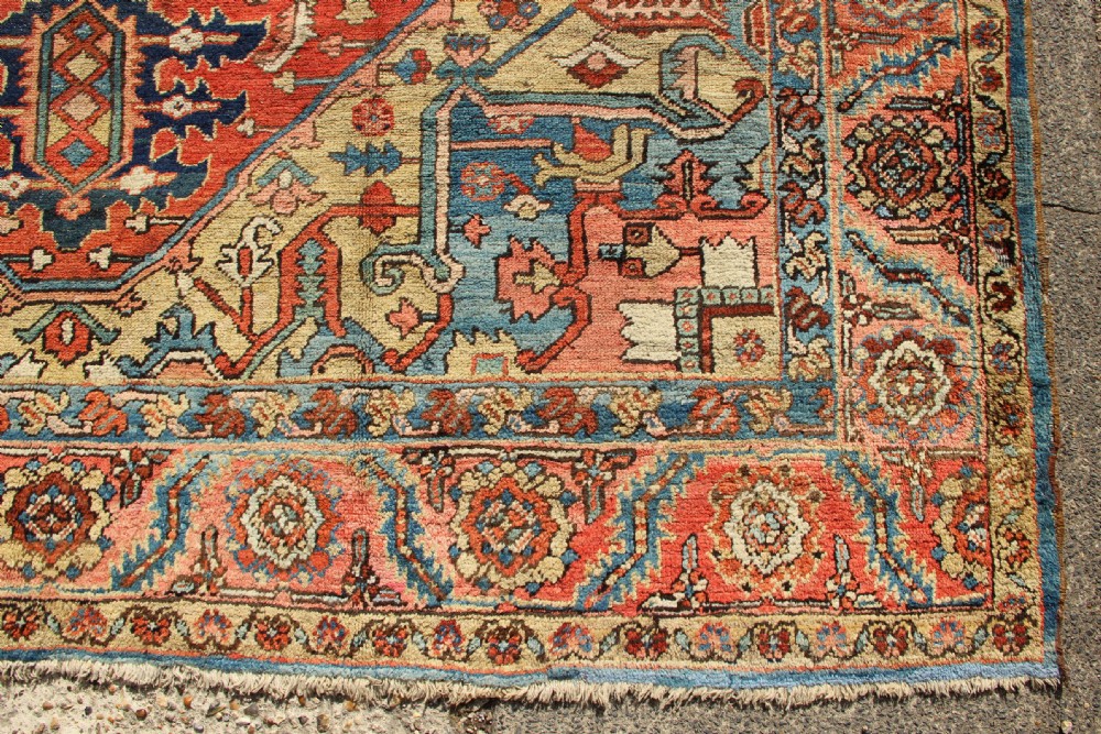 276 x 350cm Antique Gorevan Heriz View III