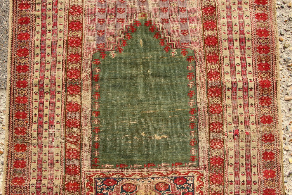 102 x 164cm Early 19th Century Ghiordes Prayer Rug View II