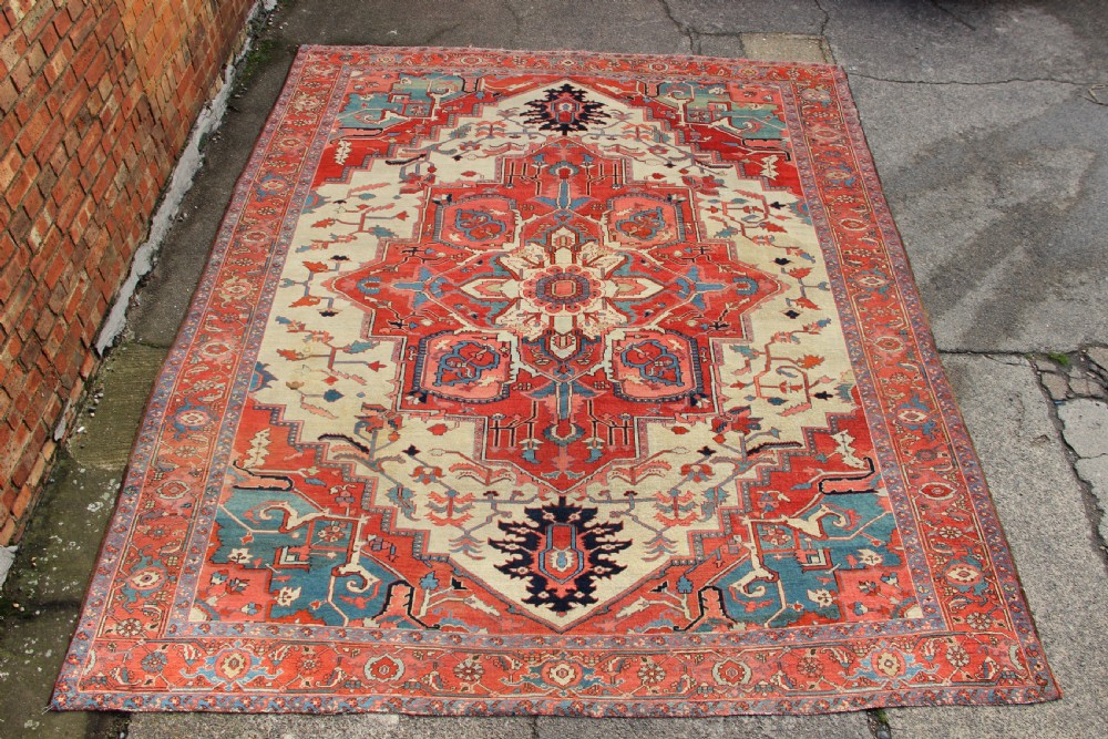 286 x 350cm Outstanding Antique Serapi Heriz Carpet