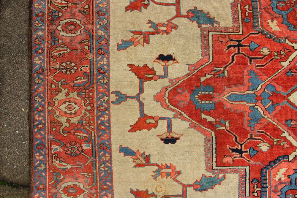 286 x 350cm Outstanding Antique Serapi Heriz Carpet View VIII