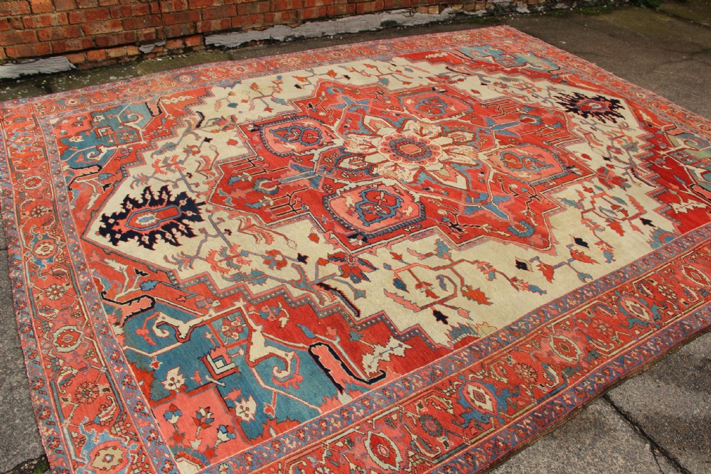 286 x 350cm Outstanding Antique Serapi Heriz Carpet View X
