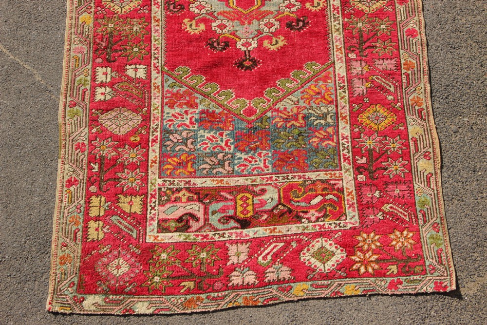 129 x 224cm Antique Ghiordes Anatolian Rug View II