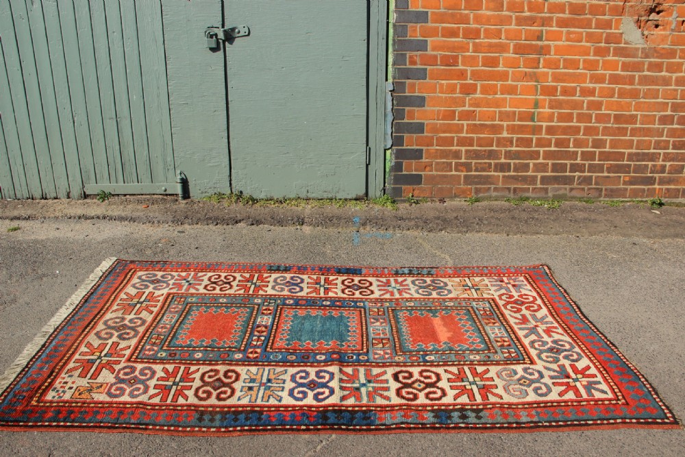 122 x 210cm Antique Kazak Rug View II