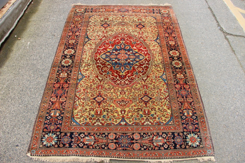 135 x 202cm Antique 'Mochtashem' Kashan Rug