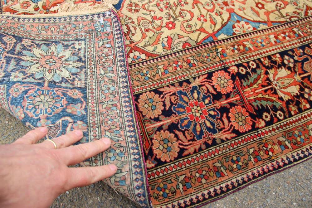 135 x 202cm Antique 'Mochtashem' Kashan Rug View VIII