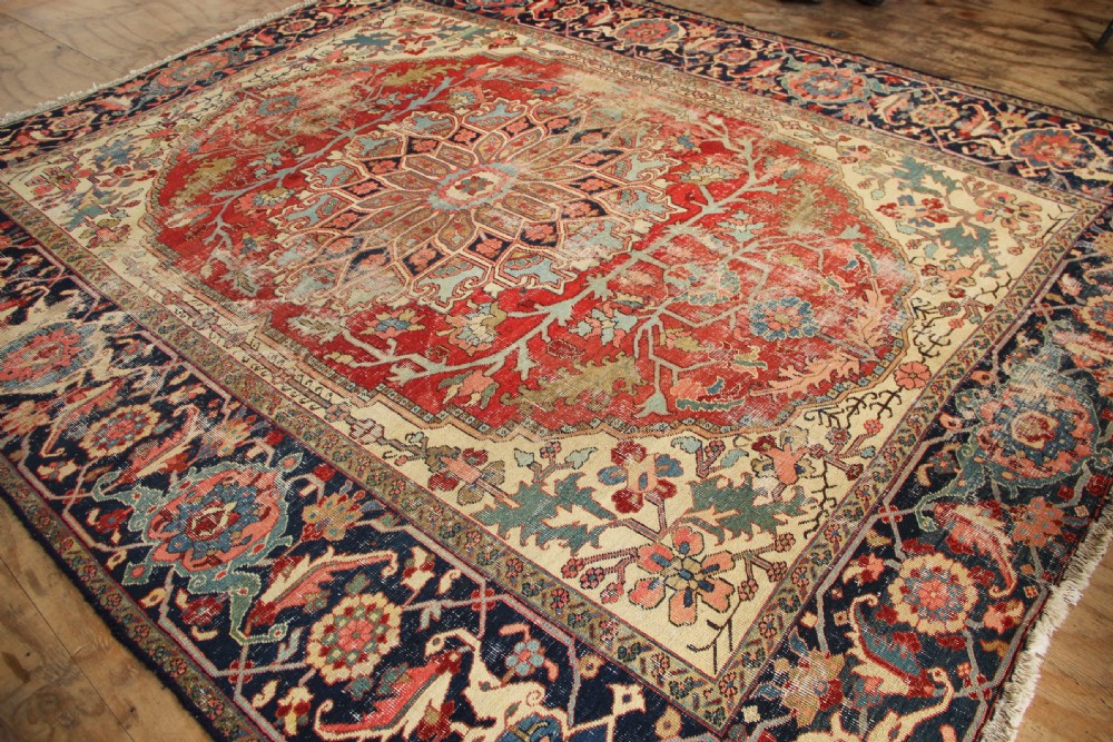 300 x 333cm Antique Serapi Heriz Carpet, distressed View VII