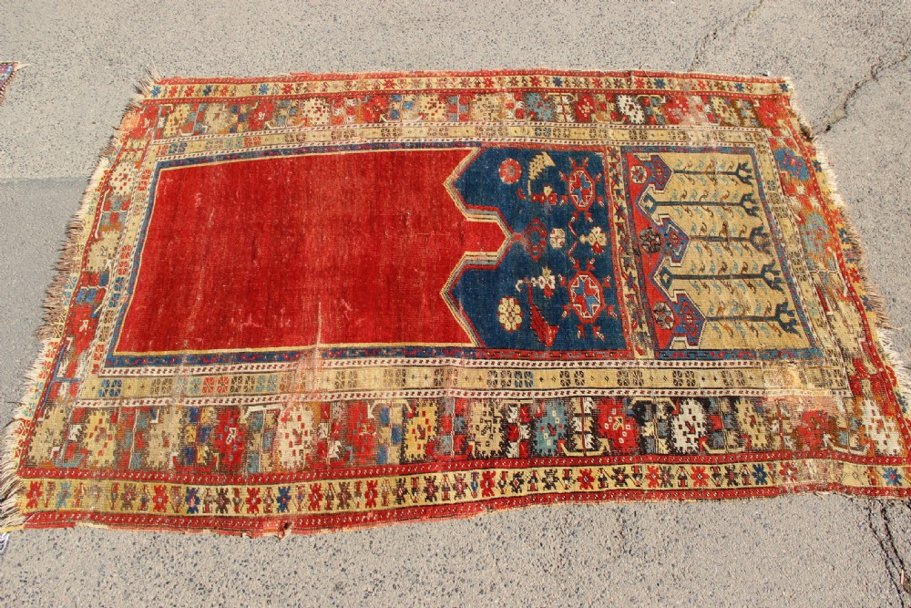 110 x 162cm Early 19th Century Ladik Prayer Rug, Turkey View II