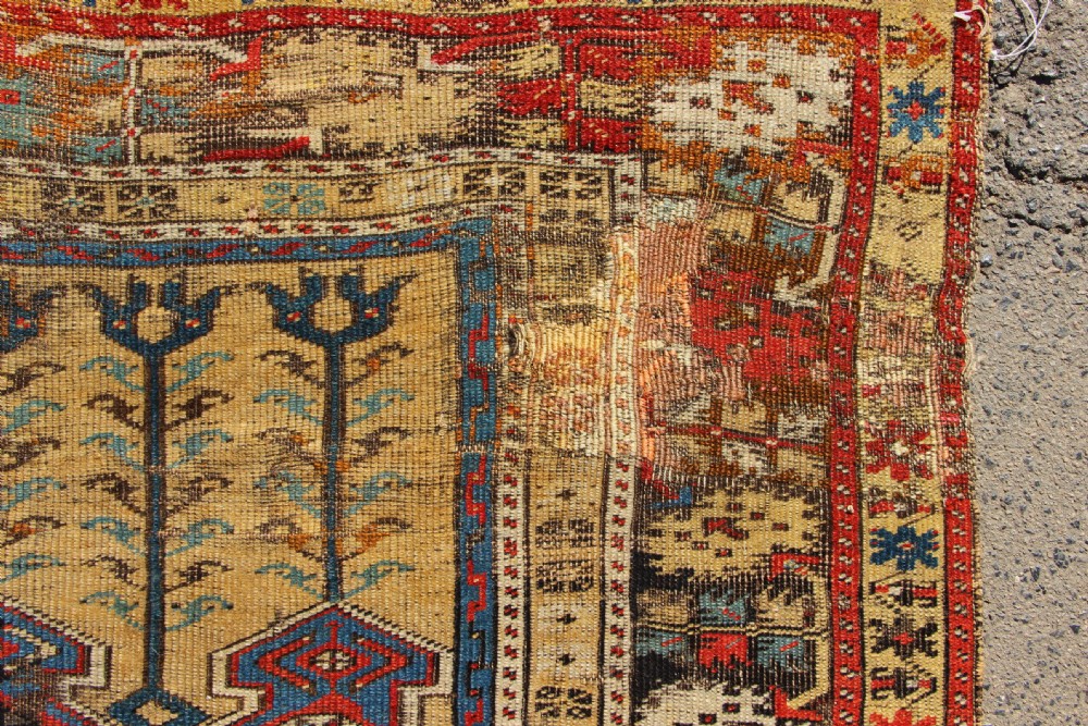 110 x 162cm Early 19th Century Ladik Prayer Rug, Turkey View VII