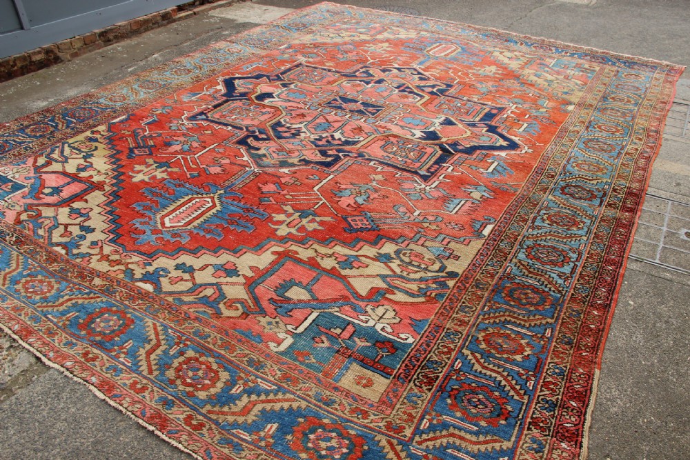 332 x 424cm Antique Serapi Heriz Carpet View IV