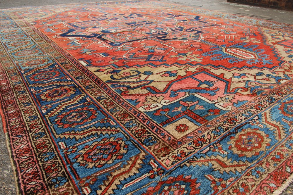 332 x 424cm Antique Serapi Heriz Carpet View XV
