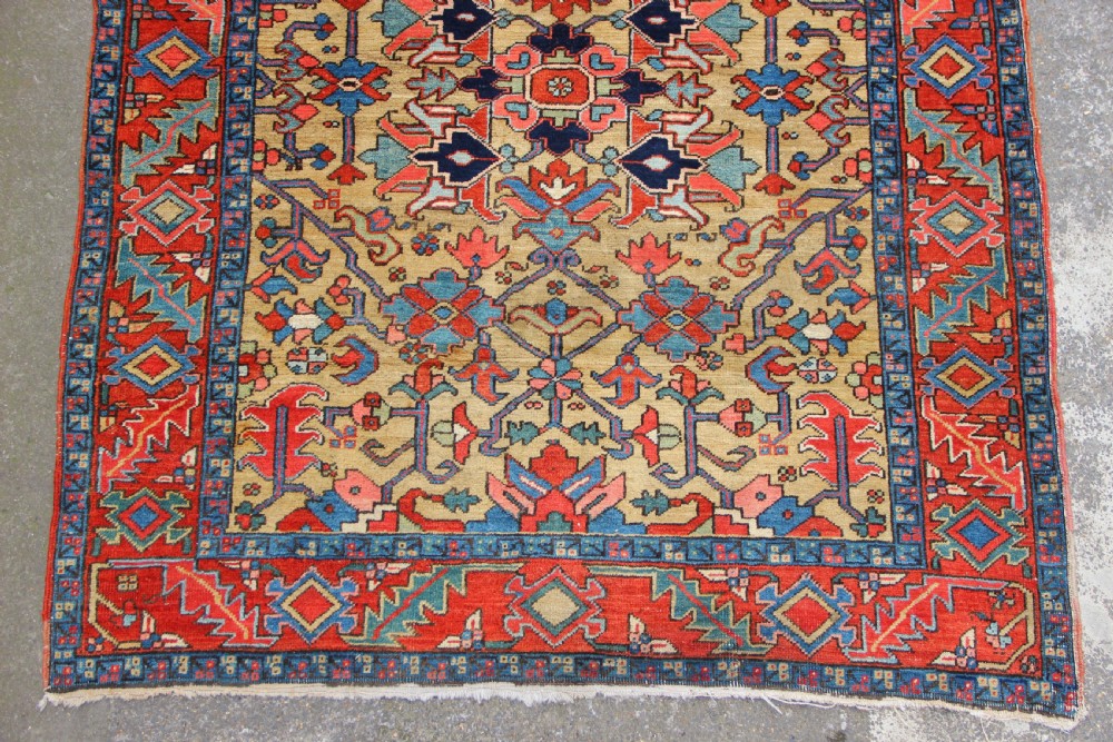 164 x 200cm Small Antique Heriz Carpet View II