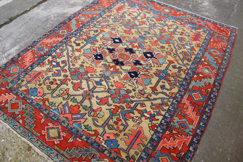 164 x 200cm Small Antique Heriz Carpet View IX