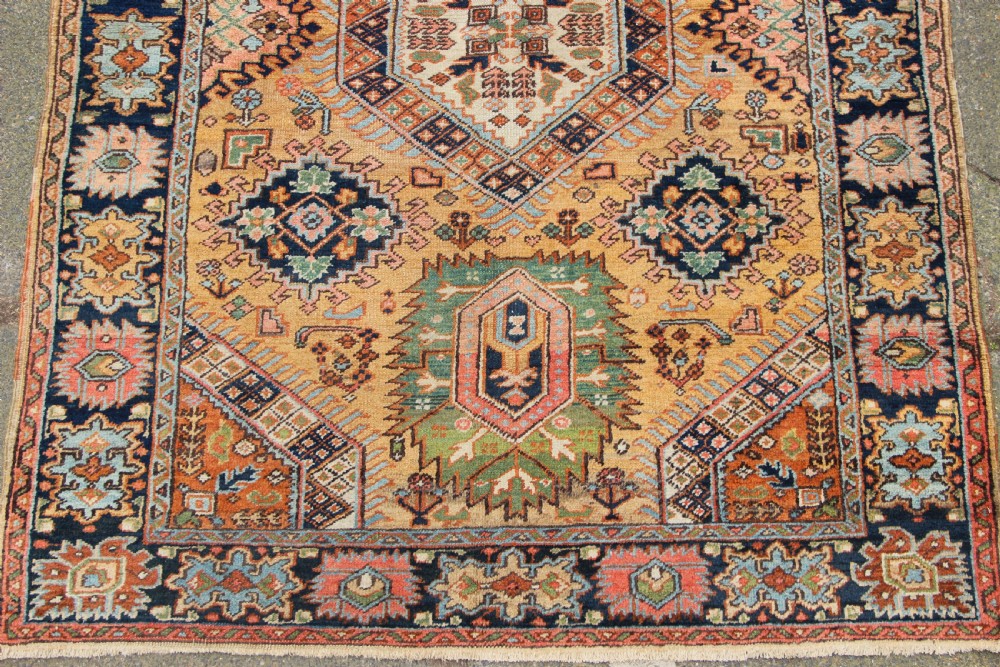 165 x 238cm Antique Small Heriz Carpet View II