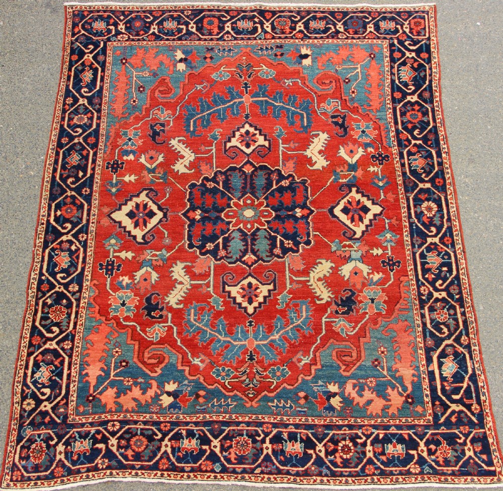 154 x 190cm Small Super Fine Antique Serapi Carpet