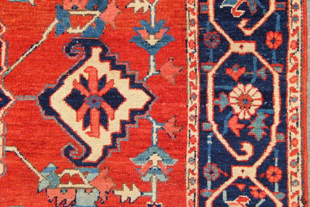 154 x 190cm Small Super Fine Antique Serapi Carpet View IV