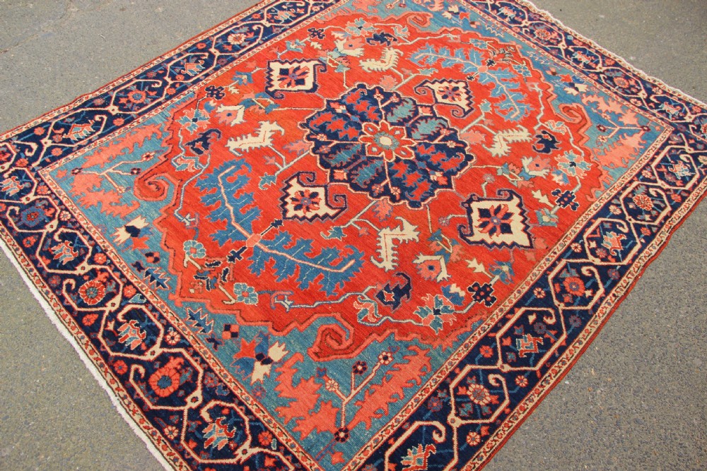 154 x 190cm Small Super Fine Antique Serapi Carpet View X