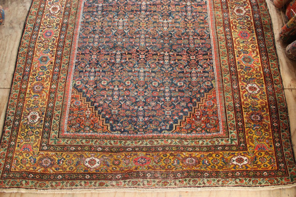 281 x 376cm Antique Fereghan carpet View II