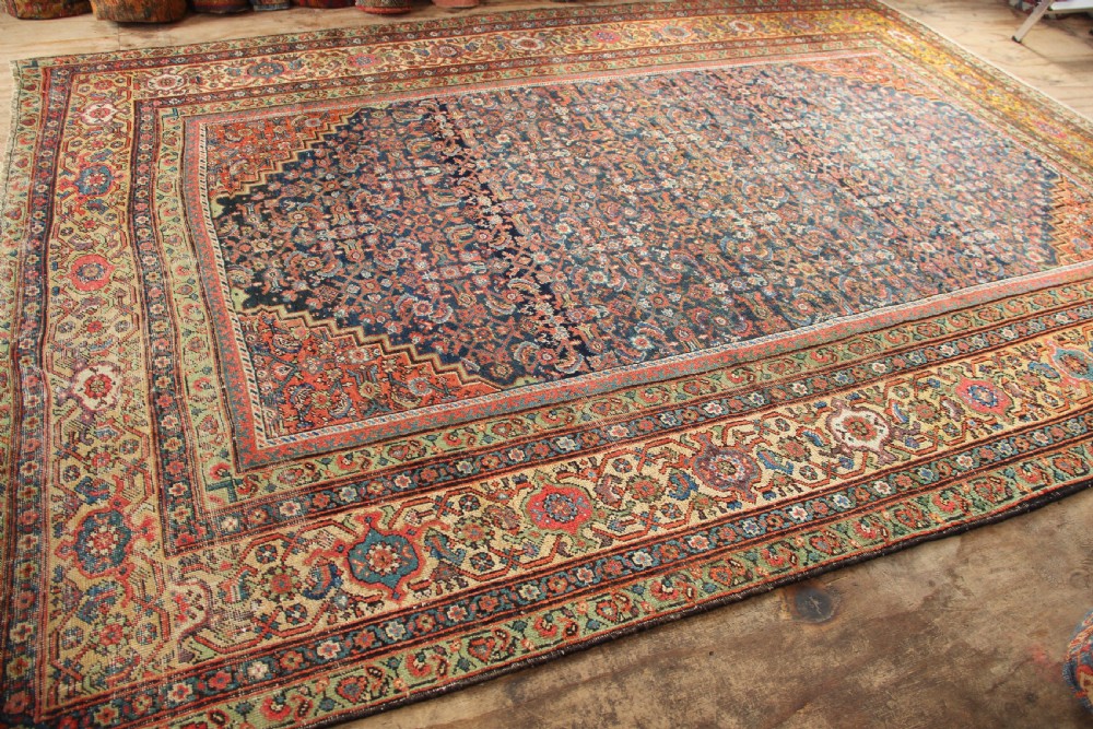 281 x 376cm Antique Fereghan carpet View IX