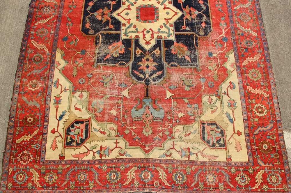 283 x 391cm Antique Fine 'Serapi' Heriz Carpet View II