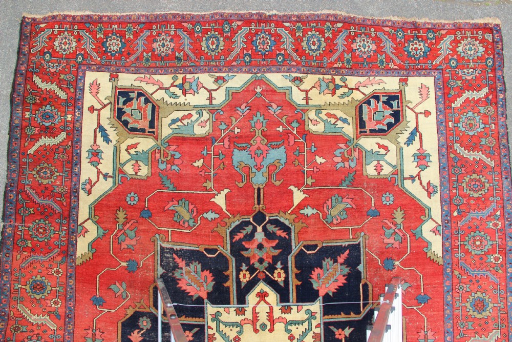 283 x 391cm Antique Fine 'Serapi' Heriz Carpet View VI