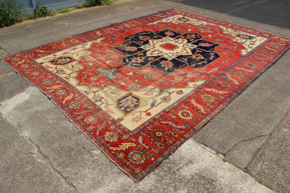 283 x 391cm Antique Fine 'Serapi' Heriz Carpet View X