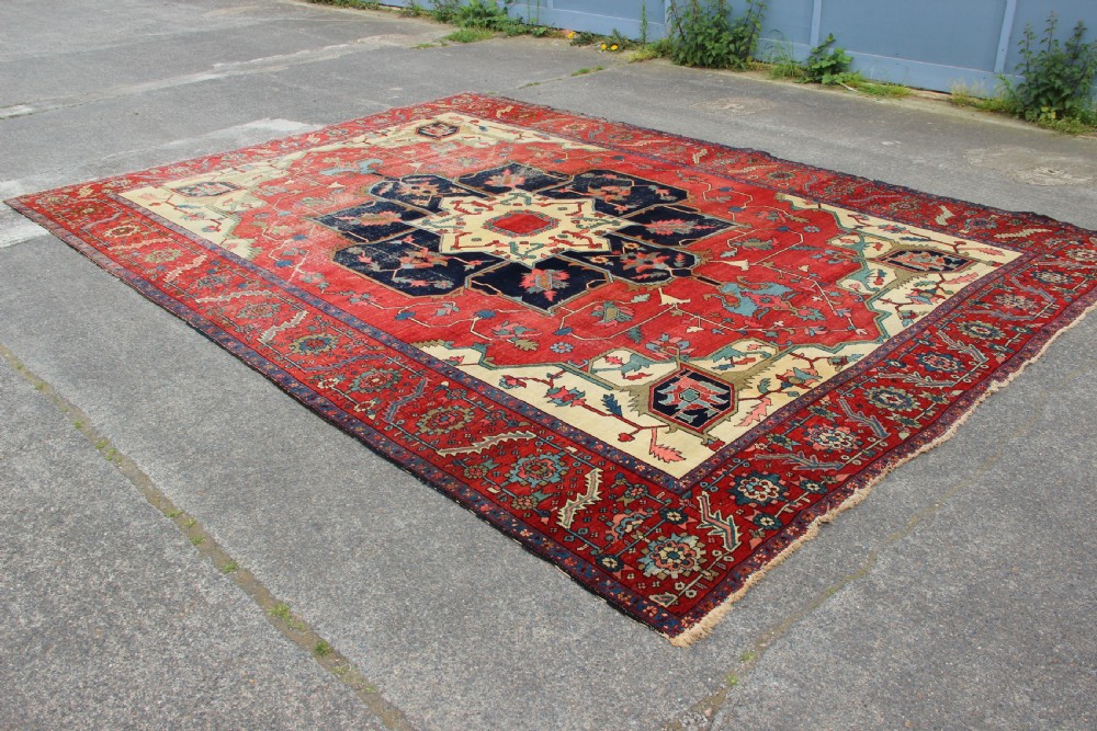 283 x 391cm Antique Fine 'Serapi' Heriz Carpet View XII