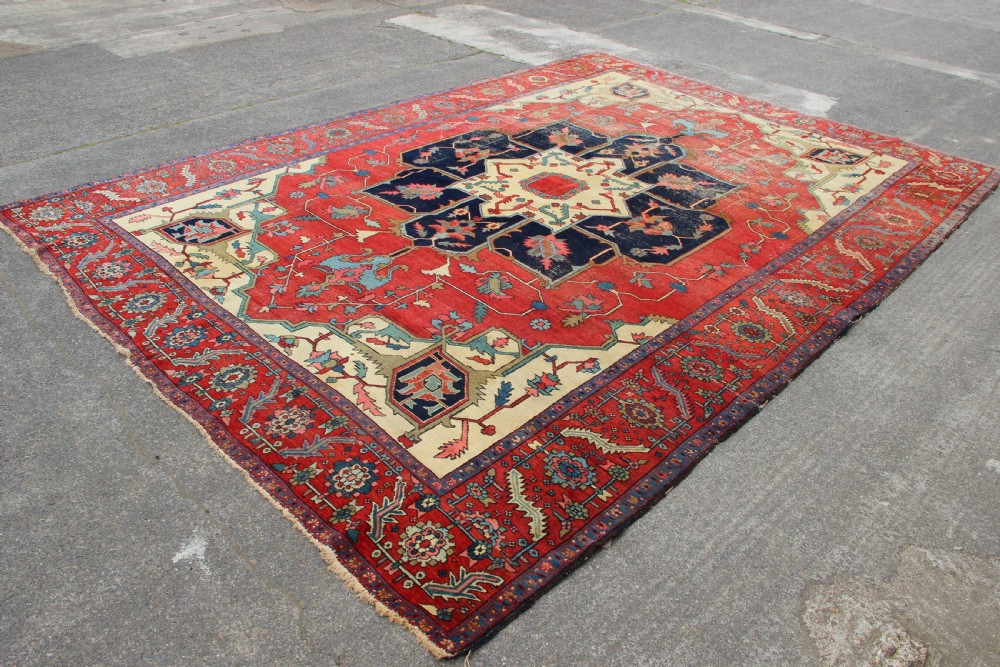 283 x 391cm Antique Fine 'Serapi' Heriz Carpet View XIV