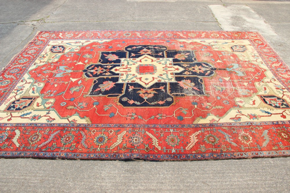 283 x 391cm Antique Fine 'Serapi' Heriz Carpet View XV